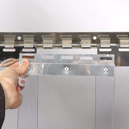 trilho rebiplast para cortina pvc instalado em frigorifico